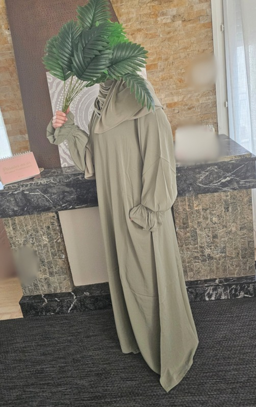 Abaya Maram